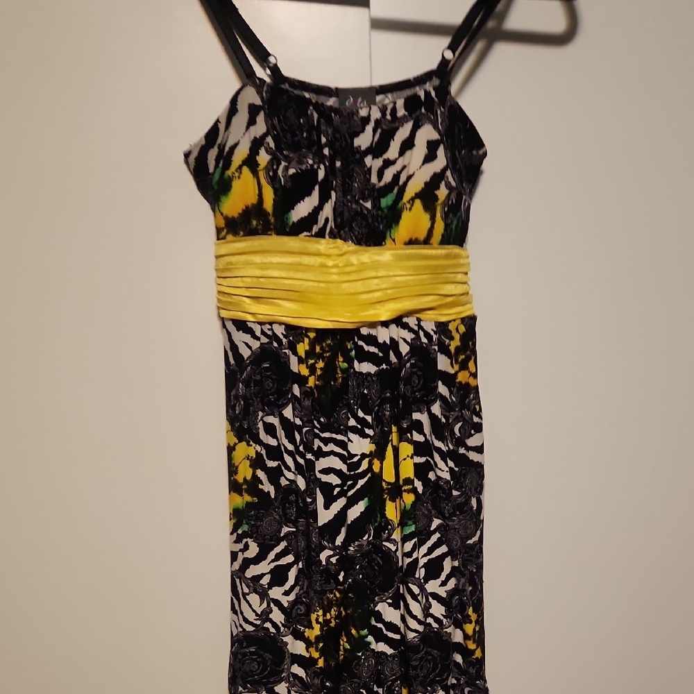 Chic Zebra Print Floral Cocktail Dress with Yellow Accent Waist Strap, Tie Back